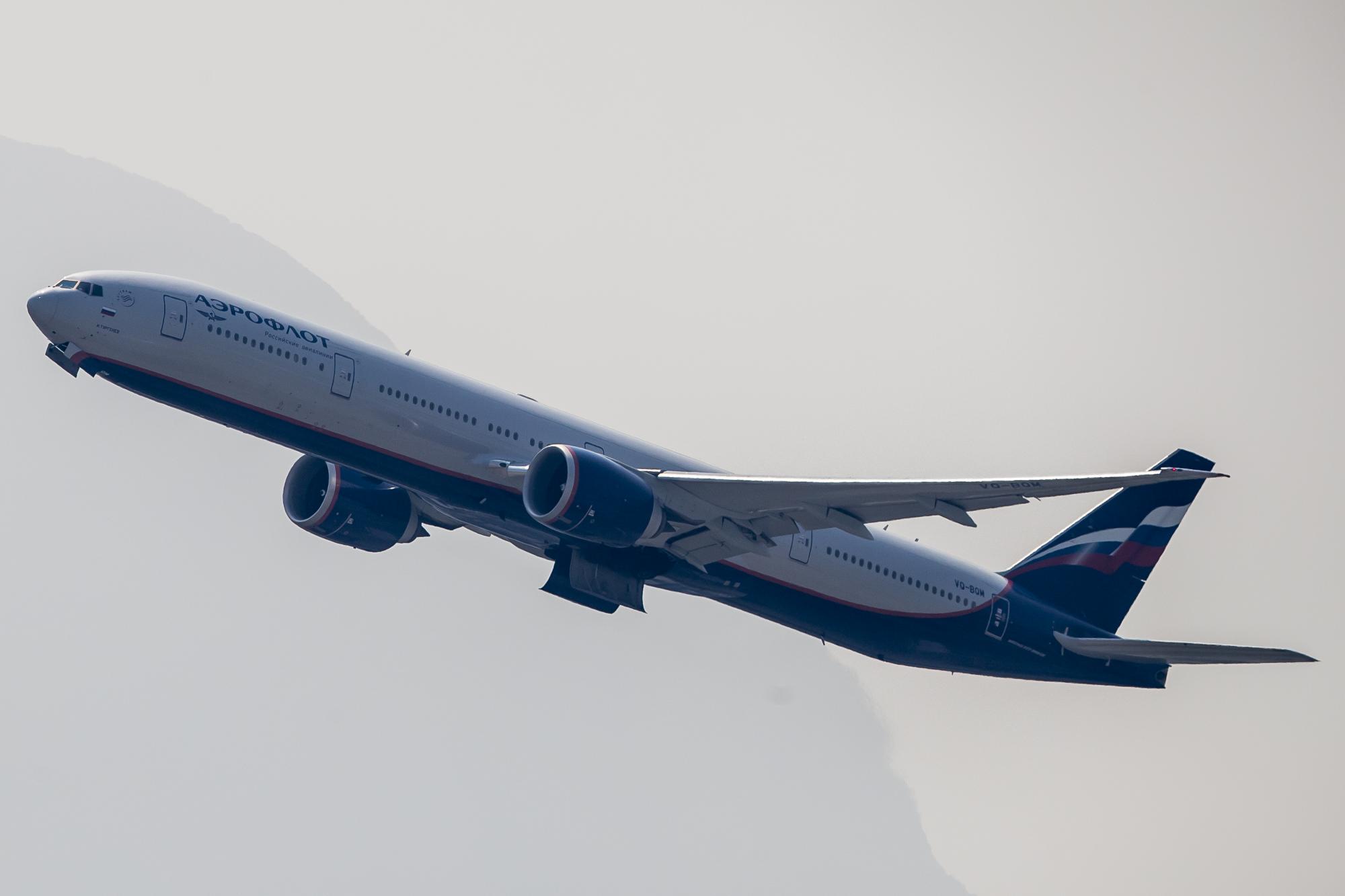 Обліт Європи та вивезення &quot;коридорами&quot;. У росіян масово виникають проблеми через авіаблокаду